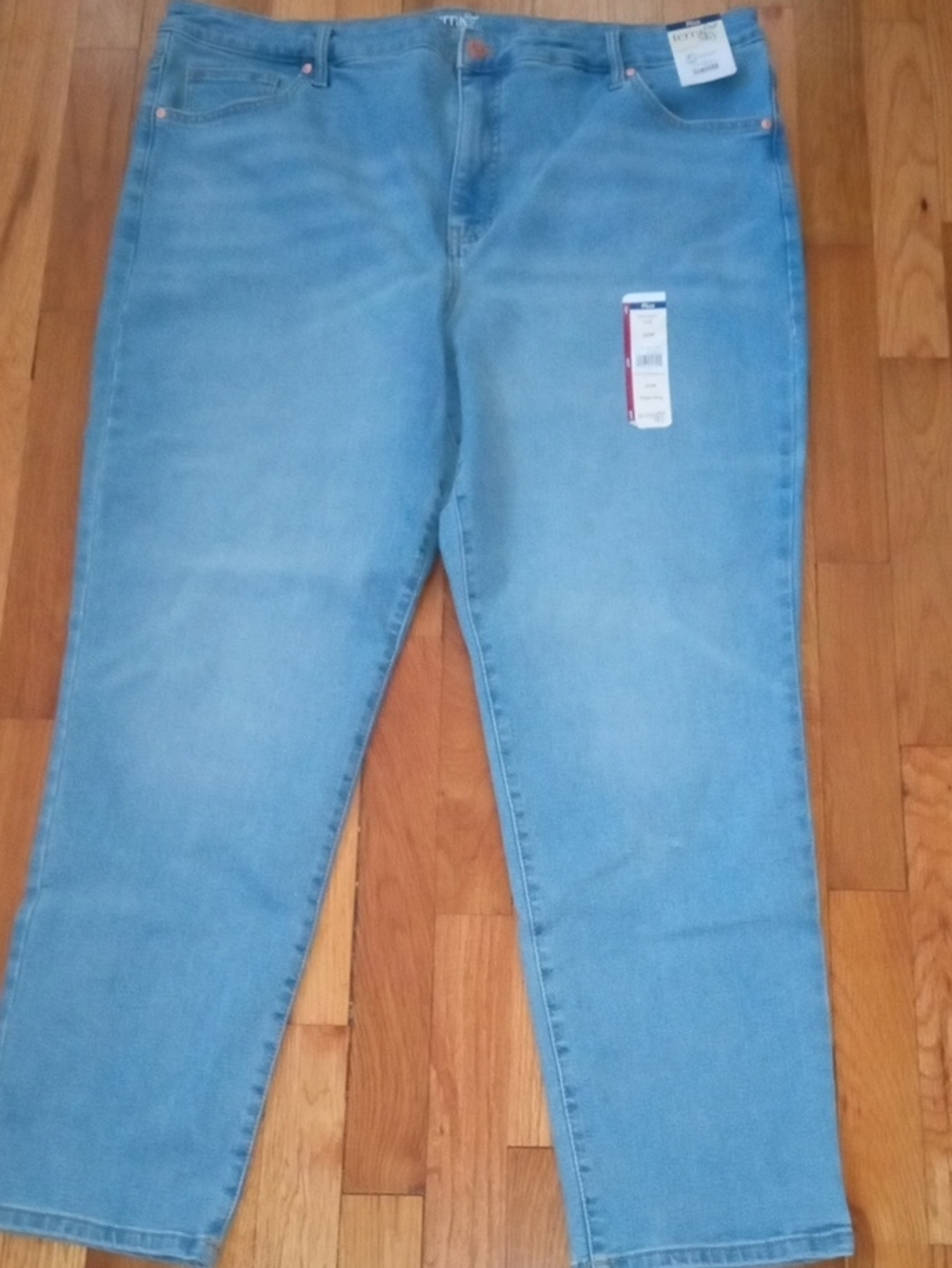 NWT women 20W light denim jeans, straight leg, Terra & Sky